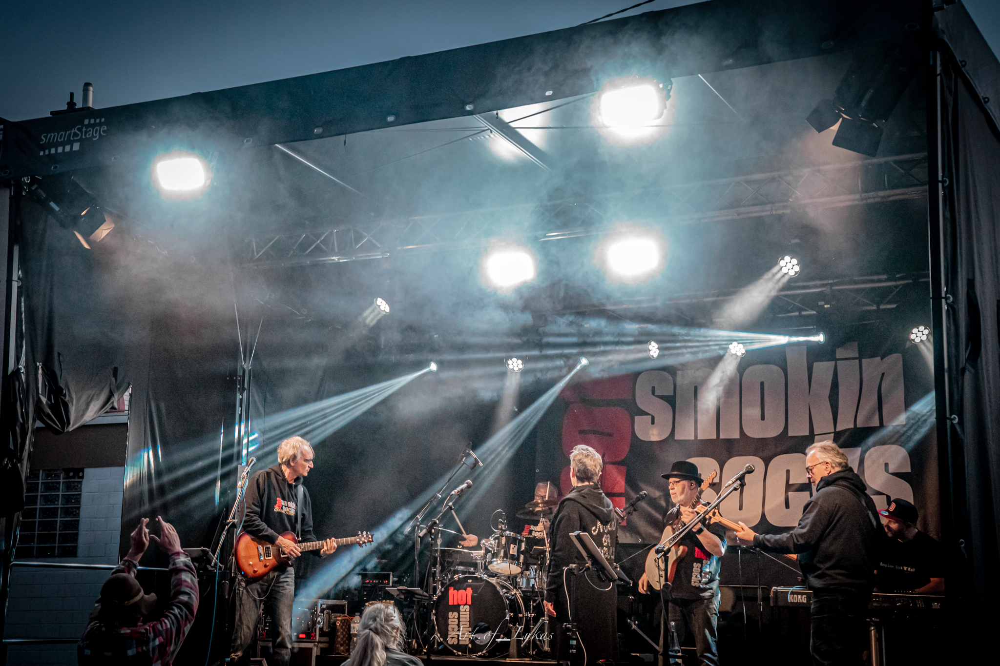 Hot Smokin' Socks live