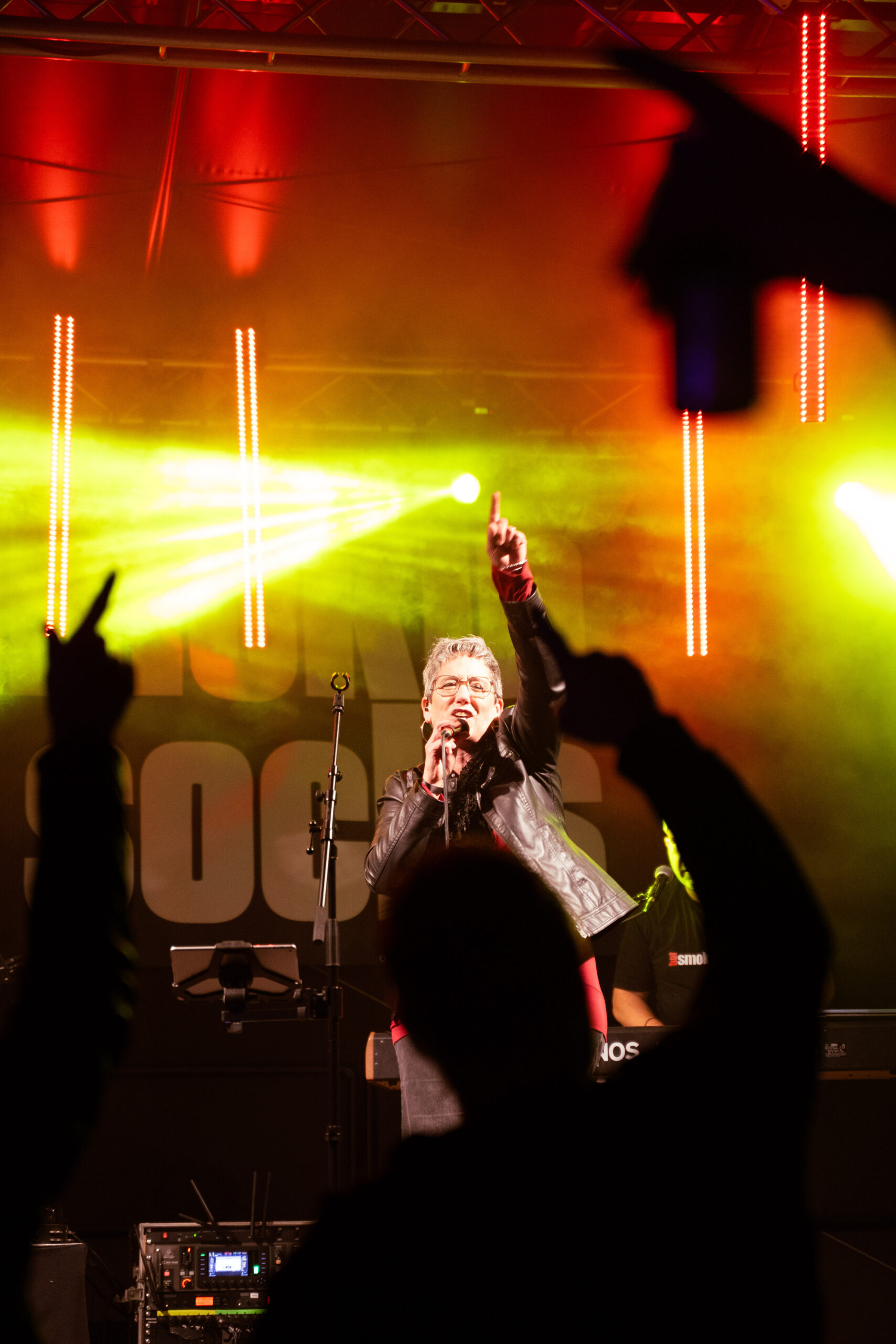Hot Smokin' Socks live auf der Bühne